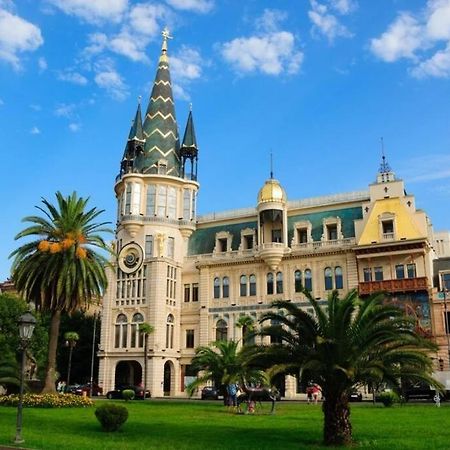 Apartamento 'Mint Fresh' Summer Studio In Batumi City Center Exterior foto