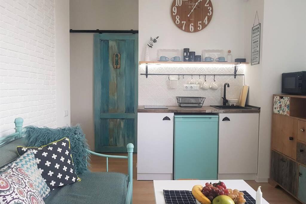 Apartamento 'Mint Fresh' Summer Studio In Batumi City Center Exterior foto