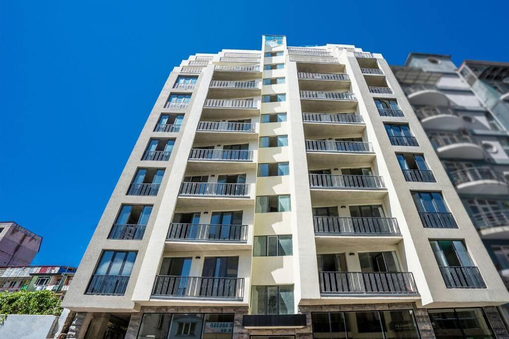Apartamento 'Mint Fresh' Summer Studio In Batumi City Center Exterior foto